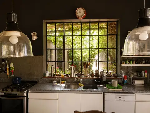 Casa 6 ambientes con 3 baños