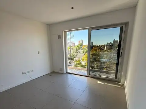 Alem 2400, Piso 4°