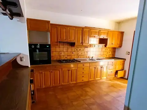 Casa 7 ambientes con 3 baños