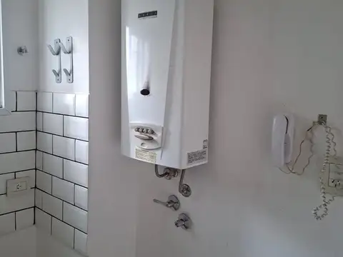 DOS AMBIENTES LUMINOSO PISO ALTO