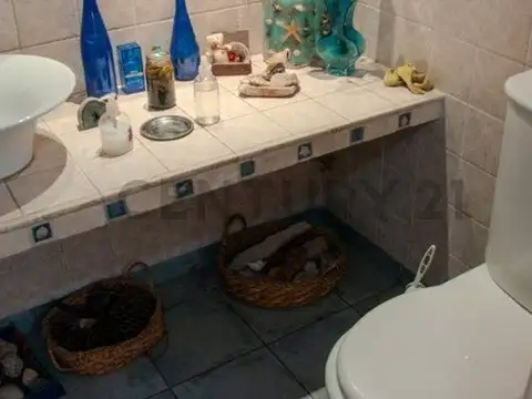 VENTA CASA 5 AMBIENTES, PARQUE, PILETA APT CREDITO MULTIFAMILIAR