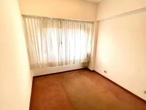 Departamento 3 ambientes con balcón y cochera