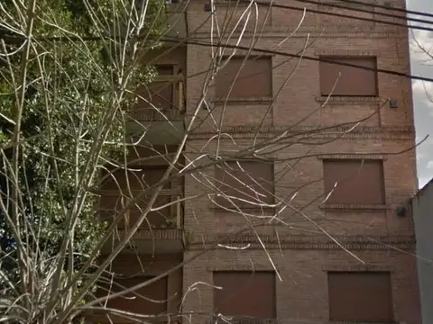 Departamento 3 ambientes con balcón y cochera