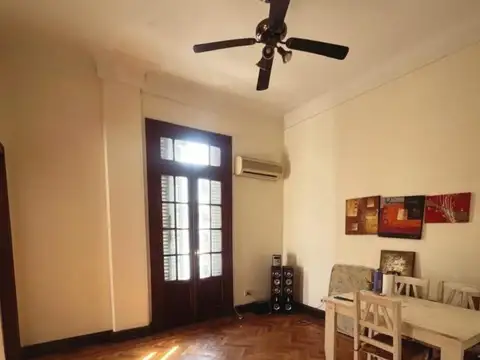 Venta. Departamento 2 ambientes + escritorio. Balcón Frances