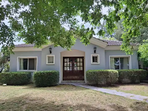 Venta casa 4 amb.pileta Barrio Las Fuentes Ezeiza