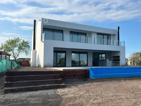 Casa a estrenar en el Canton Golf- MAROTO PROPIEDADES