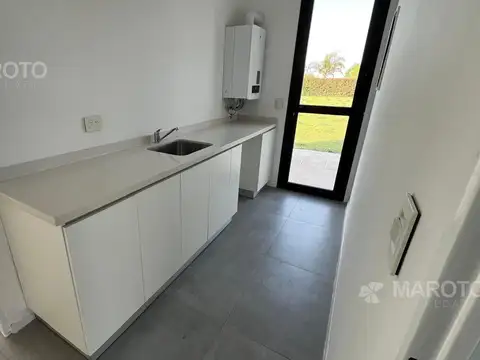 Casa a estrenar en el Canton Golf- MAROTO PROPIEDADES