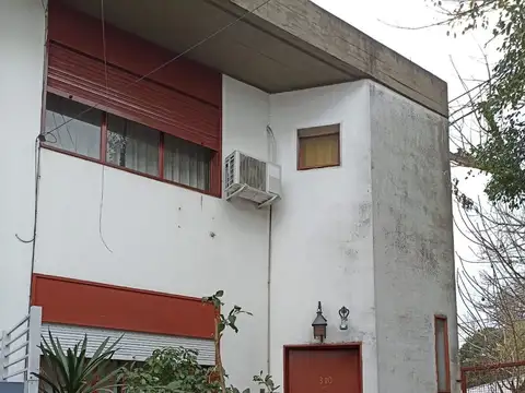 CASA  4amb VENTA Hurlingham Barrio Cartero PERMUTA