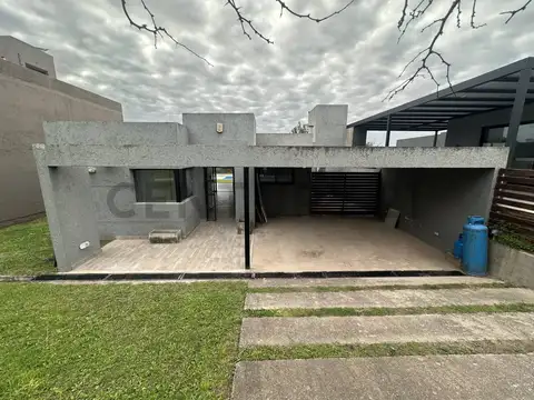 Hermosa Casa con PILETA en Barrio Cerrado Villa Catalina