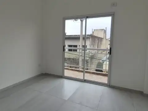 Departamento en Alquiler en Caseros, $ 820.000