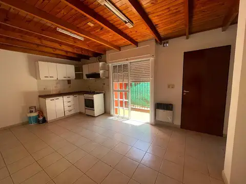 Departamento en Alquiler en Centro De Lujan, $ 450.000