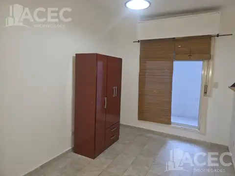 Alquiler-Departamento con patio - Rep. de la Sexta