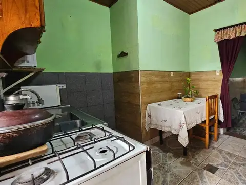 Casa 4 ambientes con 2 baños