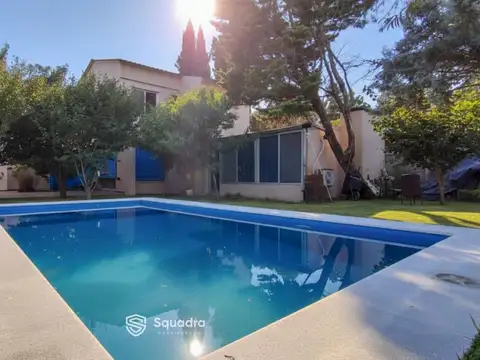 VENTA/PERMUTA- Casa 3 dormitorios con piscina y Jardín. Funes