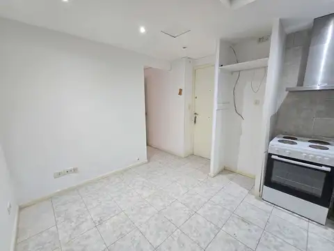 Departamento 2 amb. externo con balcón - Sarmiento y Gascón