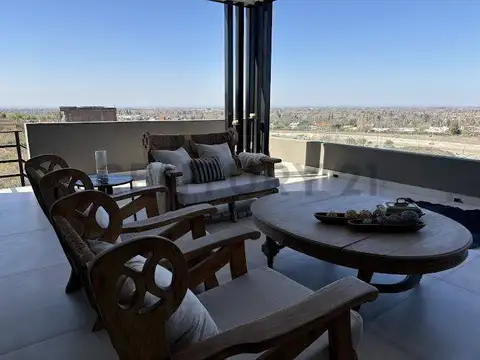 Casa 8 ambientes con 3 baños