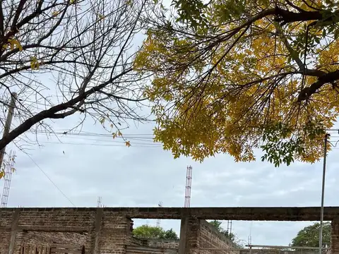 Terreno en Lehmann con Local Comercial Existente