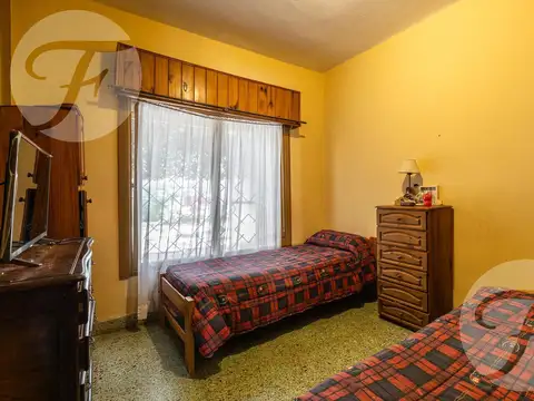 PH con jardín, 250 m² de lote y losa para ampliar – Almafuerte al 2300 – USD 60.000