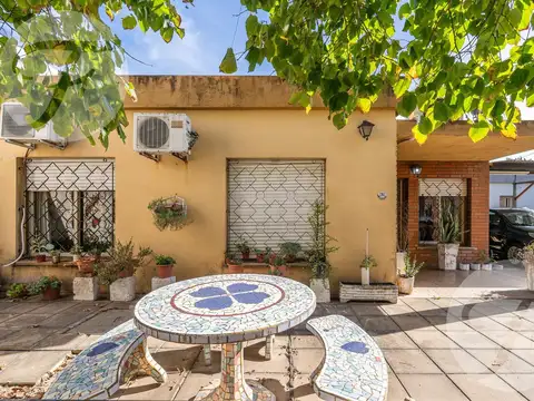 PH con jardín, 250 m² de lote y losa para ampliar – Almafuerte al 2300 – USD 60.000