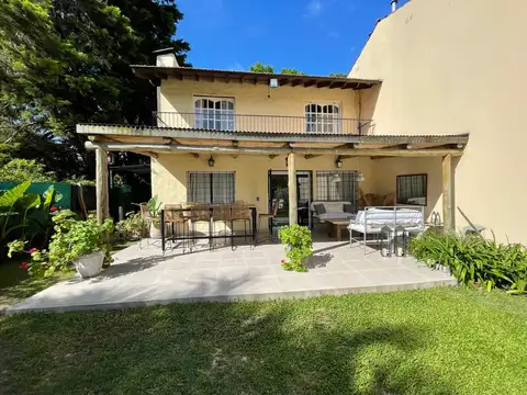 Casa en Alquiler Temporal con 2 cocheras