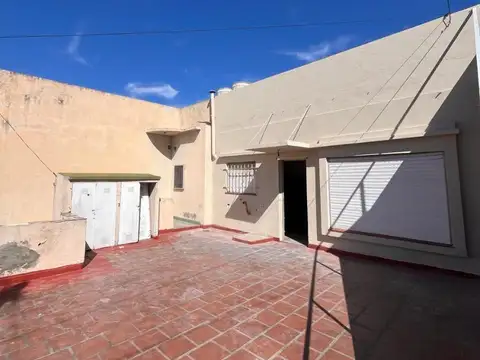Depto en planta alta dos ambientes con amplia terraza. Formosa al 1400, Lanus