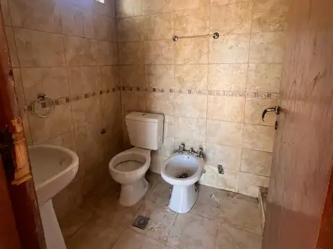 Depto Tipo Casa en Alquiler en Lanus, $ 550.000