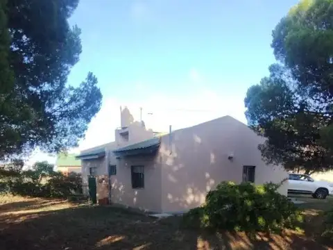 Casa en venta - 2 Dormitorios 1 Baño - Cochera - 1.250Mts2 - Bahía San Blas