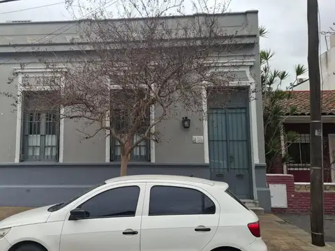 Casa en venta, 4 ambientes. Beccar