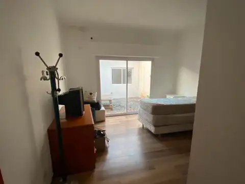 CASA AMERICANA DE 3 AMBIENTES AL FRENTE + CHALET AL CONTRAFRENTE DE 3 AMBIENTES EN VENTA - MORON