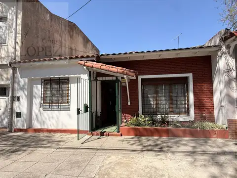 Venta Chalet Olivos Golf Vicente Lopez - 3 ambientes con Patio - APTO CREDITO