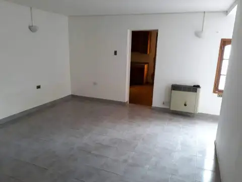 Casa 6 ambientes con 3 baños