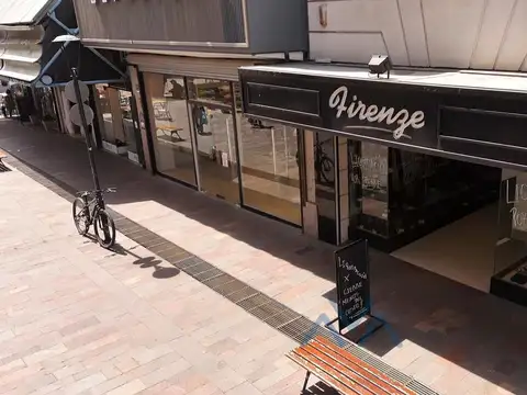 Local Comercial de Trayectoria en el Centro de Pergamino (San Nicolás al 300) - 260 m²