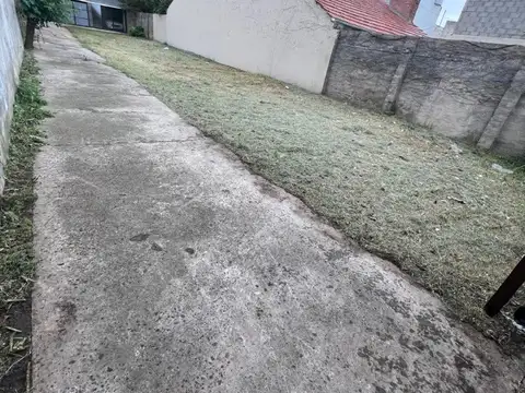 Terreno en Venta 8  mts Fondo
