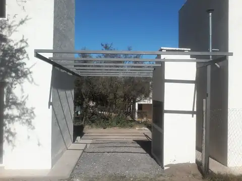 SE ALQUILA DUPLEX EN HOUSING VILLA RIVERA INDARTE