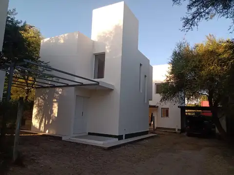 SE ALQUILA DUPLEX EN HOUSING VILLA RIVERA INDARTE