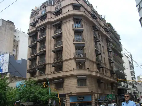 Semi piso de categoría en Recoleta