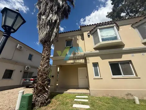 Casa en Alquiler de 3 dormitorios