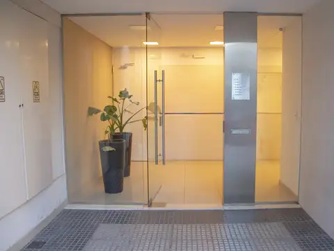 Av Gaona 3400, Piso 3