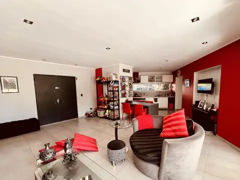 Casa 4 ambientes con 3 baños