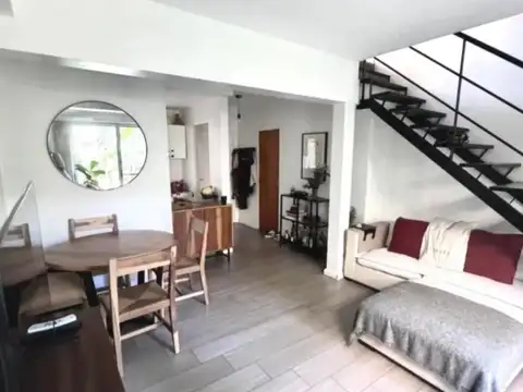 Triplex con Jardín 3 Ambientes En La Calabria