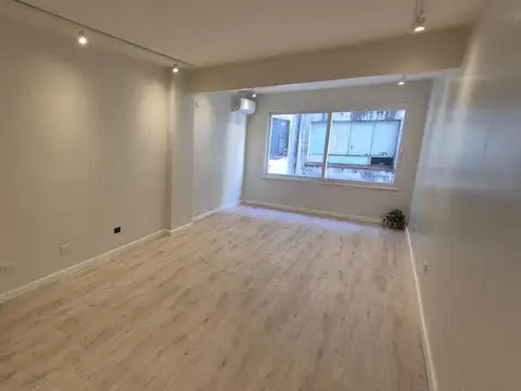 Oficina refaccionada a nueva con aire acondicionado