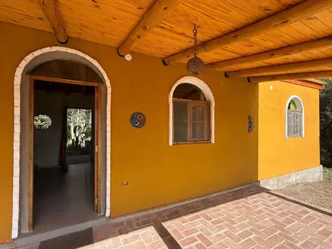 Casa en Alquiler con 1 cochera
