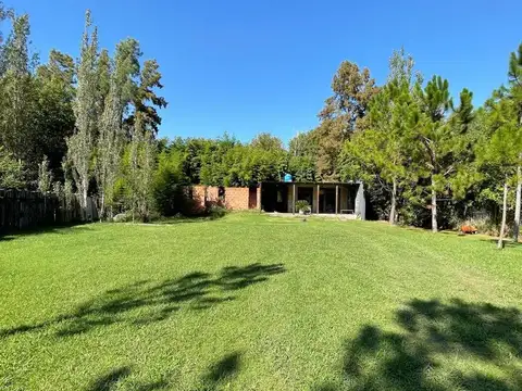 Monoambiente en venta en Funes | Terreno interno forestado de 1.484 m²