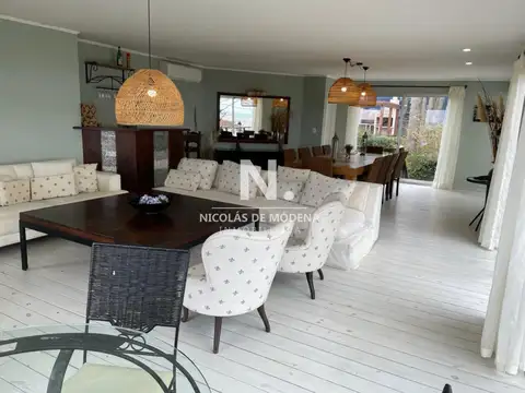 Casa en Venta de 5 dormitorios