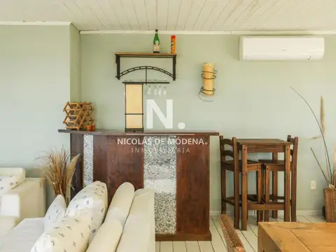 Casa 6 ambientes con 4 baños
