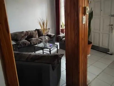 Casa 5 ambientes con 1 baño