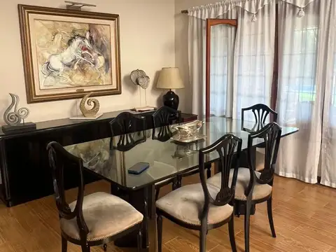 Casa en Venta con 4 cocheras