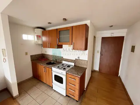 Monoambiente con balcón al frente, Villa Pueyrredón
