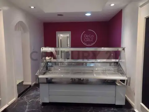 Oportunidad. Local 3x10 mts. Zona de alto tránsito. Haga su