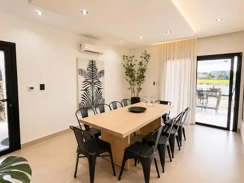 Casa 5 ambientes con 3 baños